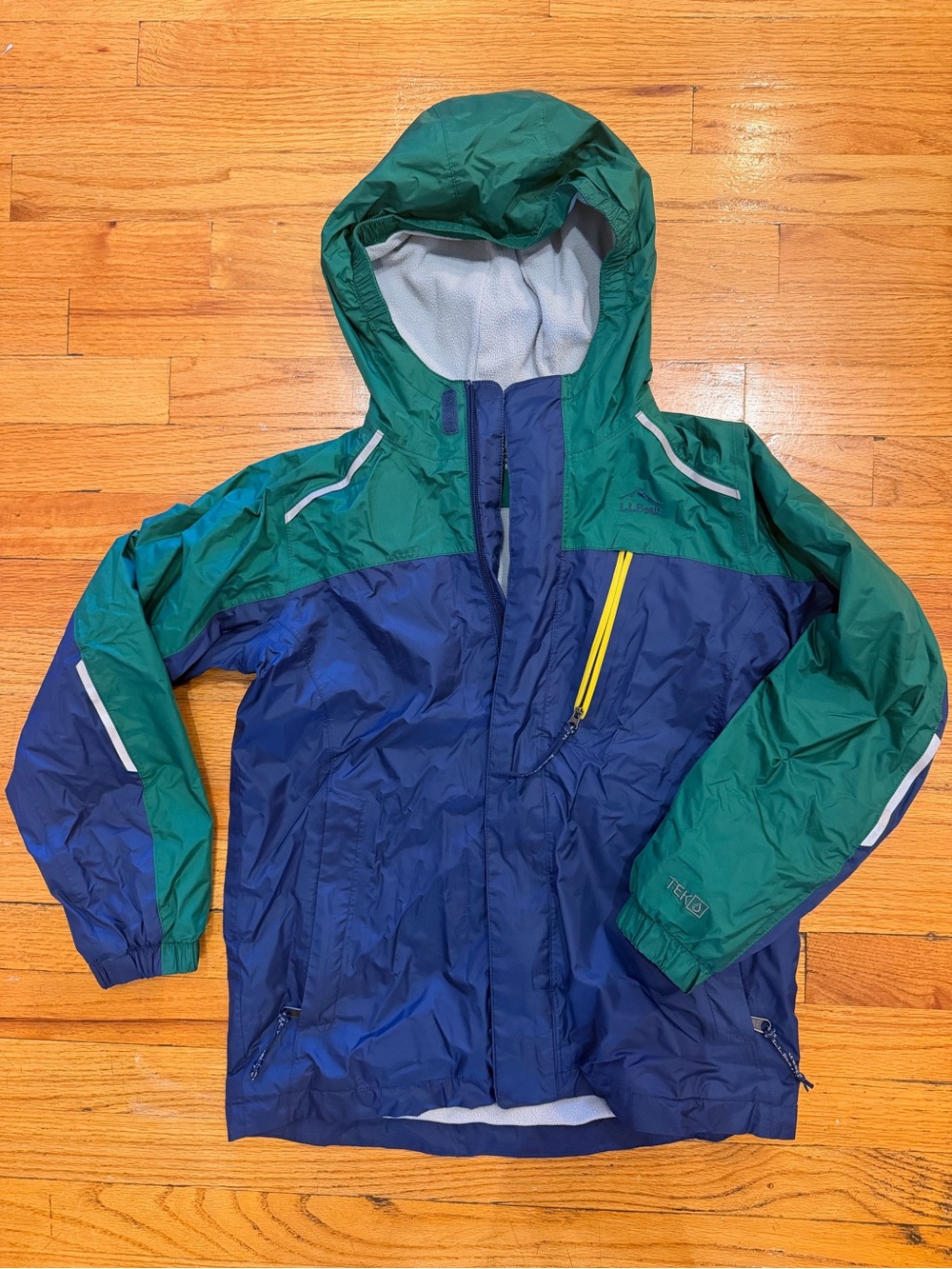 L. L. Bean Trail Model Rain Jacket, size M (12-14), blue and green